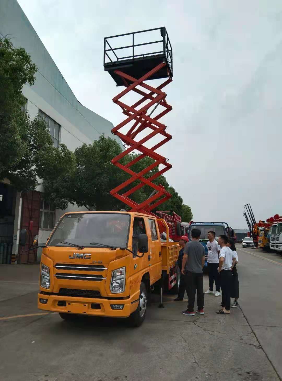 江铃8868体育网页版登录8米垂直升降车